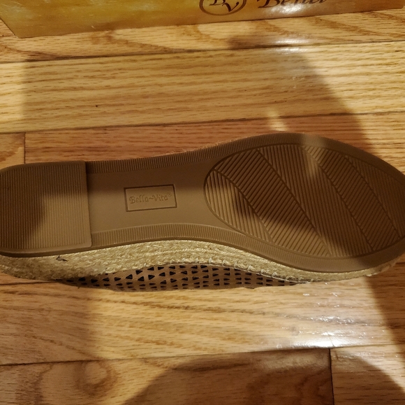 Shoes - Picture 5 of 7